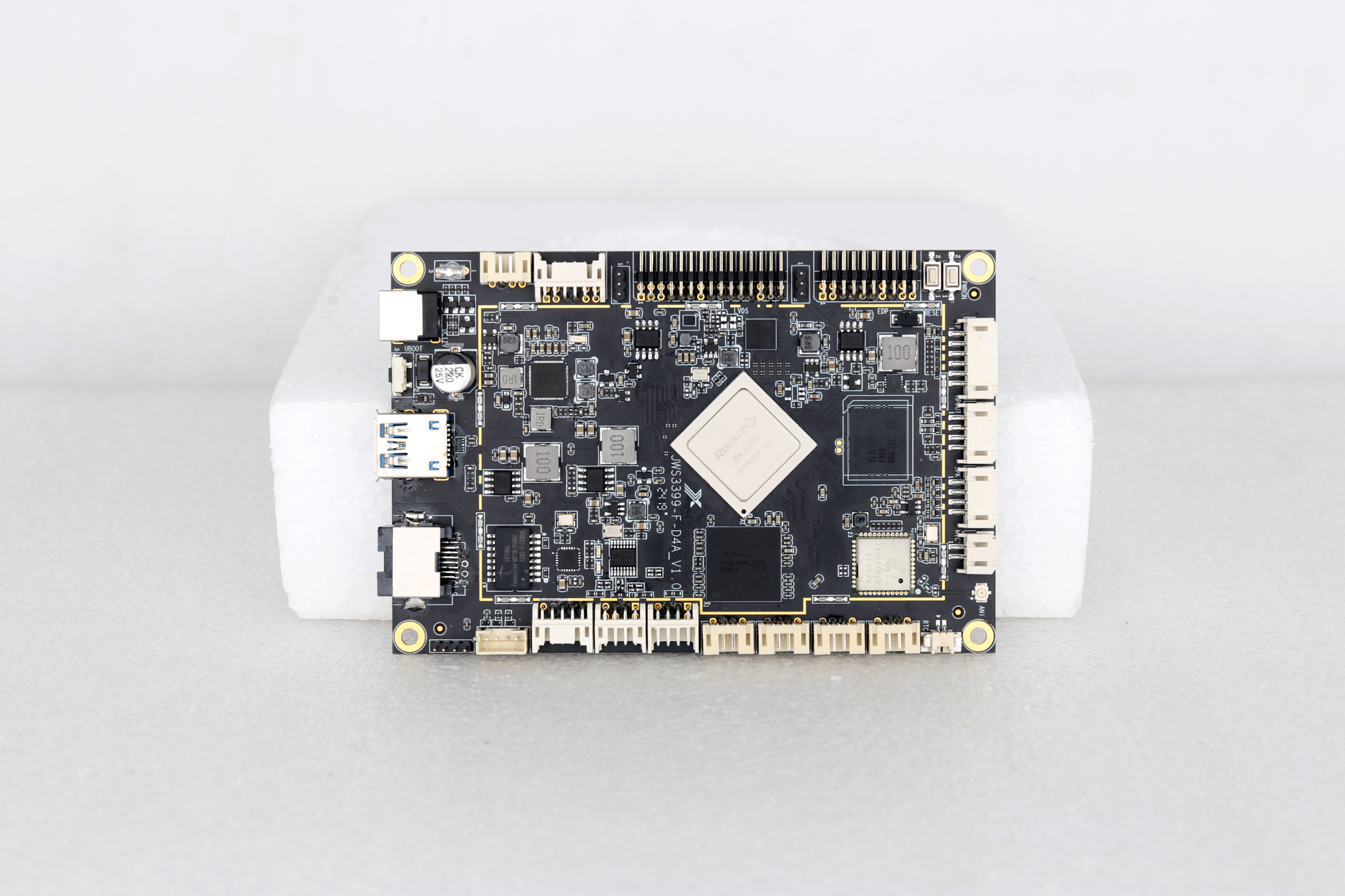 創(chuàng)騰翔電子ARM主板下工業(yè)安卓一體機的特點與優(yōu)勢都有哪些？