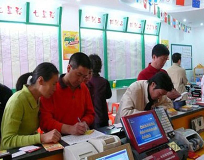 1.jpg 工業(yè)平板電腦在全自動彩票售票機(jī)上的應(yīng)用(圖1)